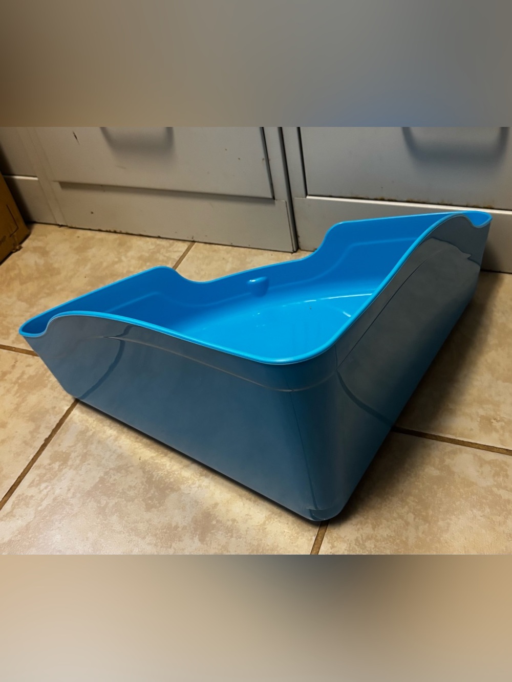 Kaytee Small Animal Large Light Blue Hi-Corner Litter Pan - Picture 3 of 4